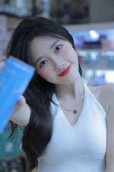 李采潭继母